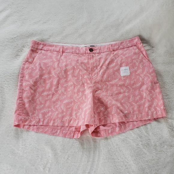 Old Navy Pants - NWT Size 16 Peach color cotton shorts